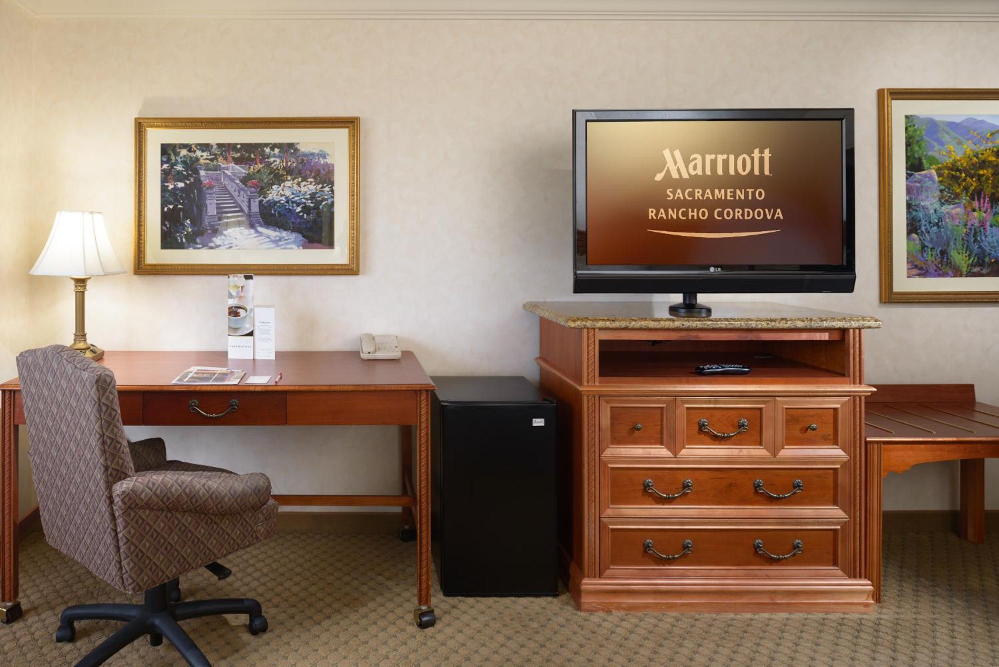 Sacramento Marriott Rancho Cordova Hotel Room photo